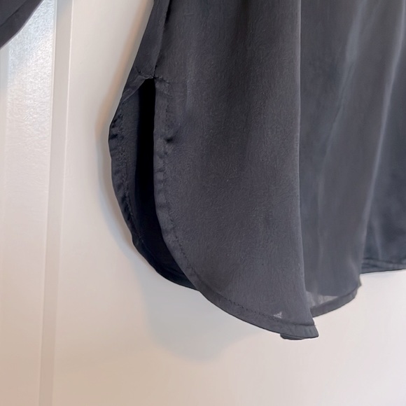 The Limited V Neck Black Blouse with Gold Zipper and Rounded Hem - Picture 5 of 9